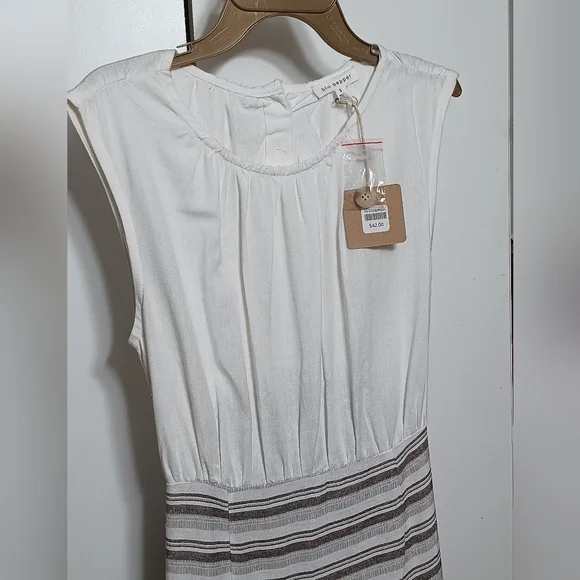 Elegant White and Brown Striped Dress - Picture 2 of 8